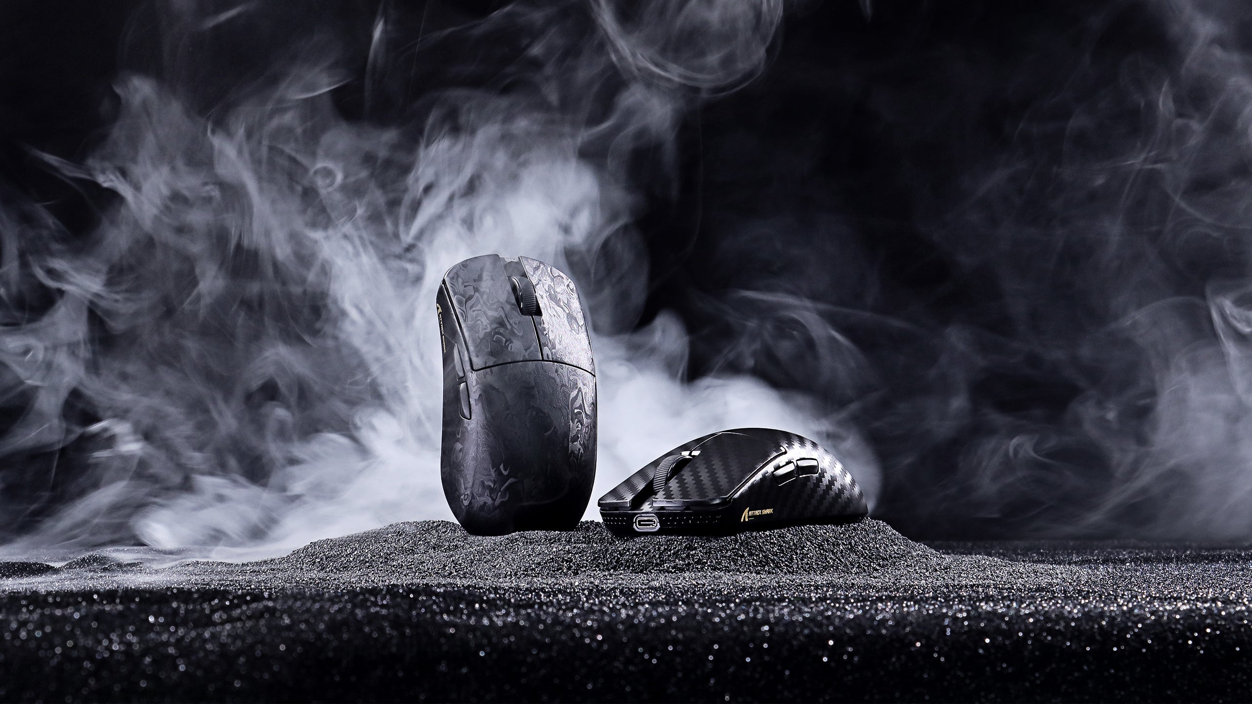 <split-lines >R11 ULTRA CARBON FIBER GAMING MOUSE</split-lines>