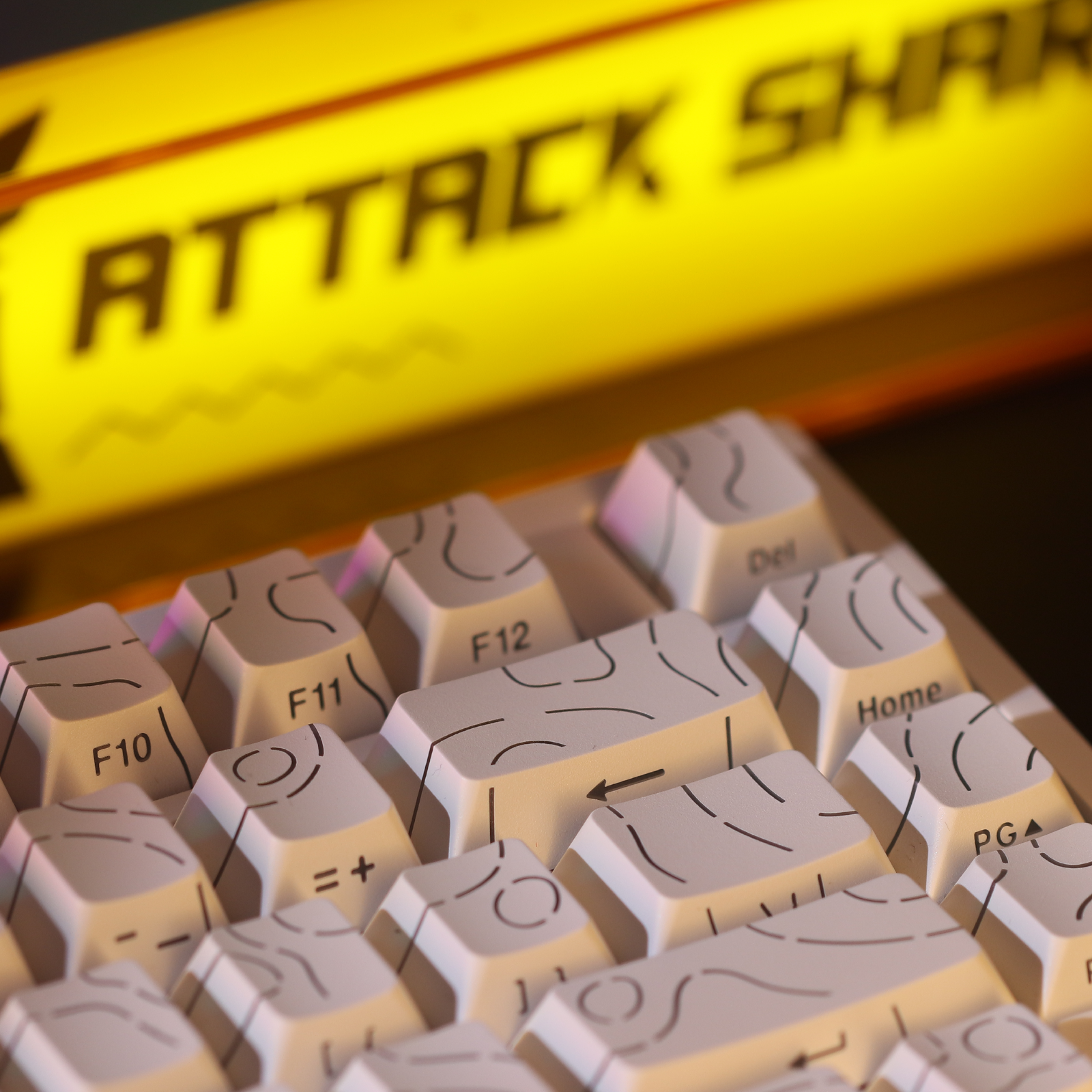 ATTACK SHARK R82 HE Kabelgebundene 75% Gaming-Tastatur mit C01ULTRA LED-Kabel