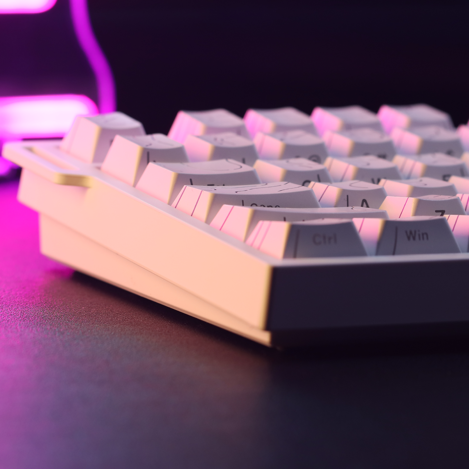 ATTACK SHARK R82 HE Kabelgebundene 75% Gaming-Tastatur mit C01ULTRA LED-Kabel